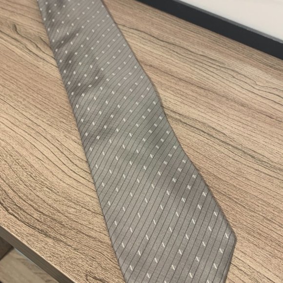 HUGO BOSS Grey Geometric Striped Silk Neck Tie - Picture 3 of 7